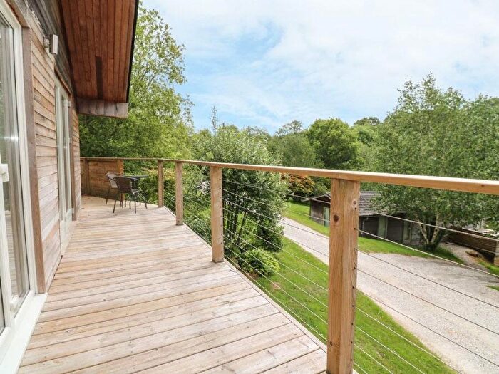 1 Bedroom Lodge For Sale In Lake View, Stonerush Lakes, Lanreath, Looe, Cornwall, PL13
