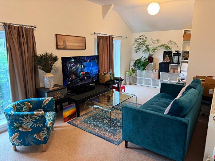 2 Bedroom Apartment To Rent In Norbin, SN13