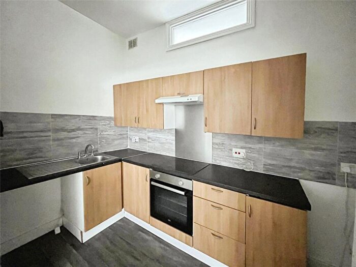 1 Bedroom Apartment For Sale In York Road, Southend-on-Sea, Essex, SS1