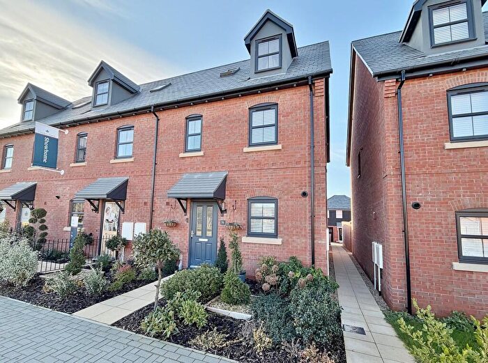 3 Bedroom End Of Terrace House For Sale In Curbridge Way, Curbridge, SO30