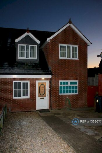 3 Bedroom Semi-Detached House To Rent In Marlow Close, Rothwell, Kettering, NN14