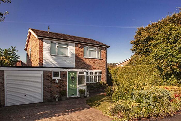 3 Bedroom Detached House To Rent In Valley Close, Goring On Thames, RG8