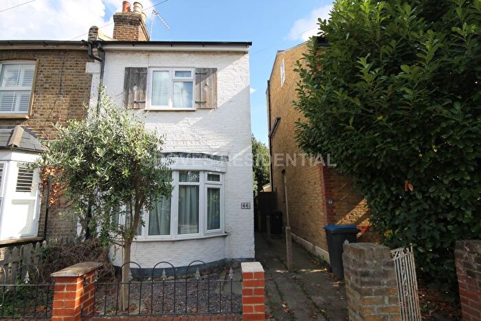 2 Bedroom Semi-detached House For Sale In Elm Road, Kingston Upon Thames, KT2
