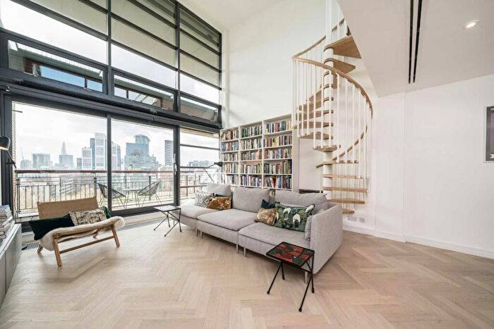 3 Bedroom Flat For Sale In City Road, Lexington Apartments, EC1Y