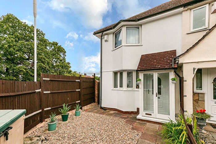 3 Bedroom End Of Terrace House For Sale In Haddington Road, Bromley, BR1