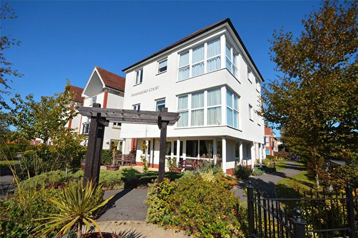 2 Bedroom Flat For Sale In Avenue Road, Lymington, Hampshire, SO41