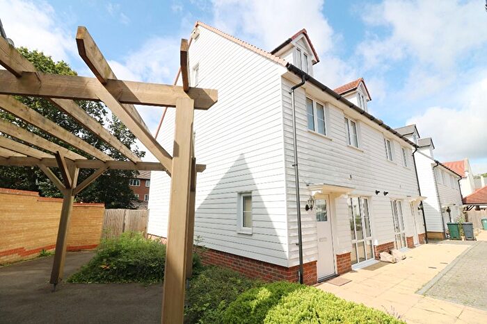 3 Bedroom Semi-Detached House To Rent In Ronald Eastwood Row, Repton Park, Ashford, TN23