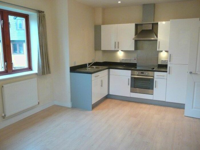 1 Bedroom Flat To Rent In Granhams Road, Great Shelford, Cambridge, CB22