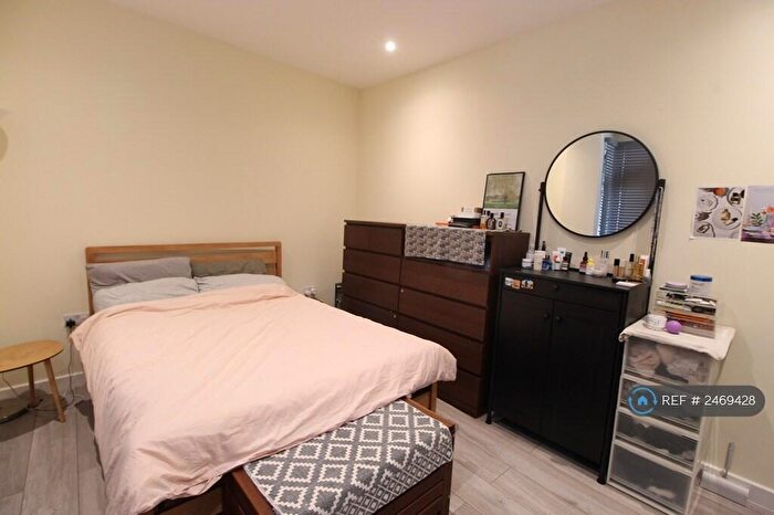 2 Bedroom Flat To Rent In Elthorne Road, London, N19