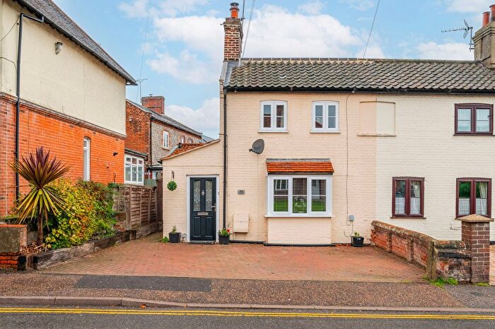 2 Bedroom Semi-Detached House For Sale In Pound Road, North Walsham, NR28