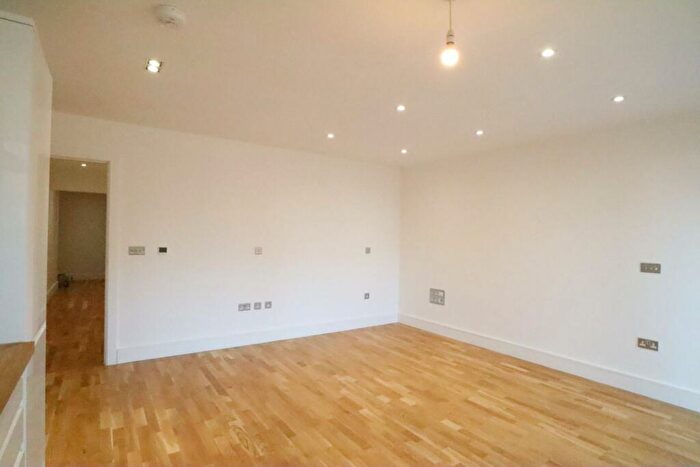 1 Bedroom Flat To Rent In Farwig Lane, Bromley, BR1