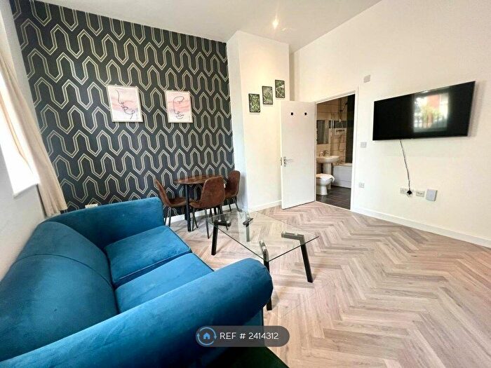 1 Bedroom Flat To Rent In Osmond Road, Hove, BN3