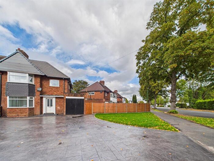 3 Bedroom Semi Detached House To Rent In Highwood Avenue Solihull, B92