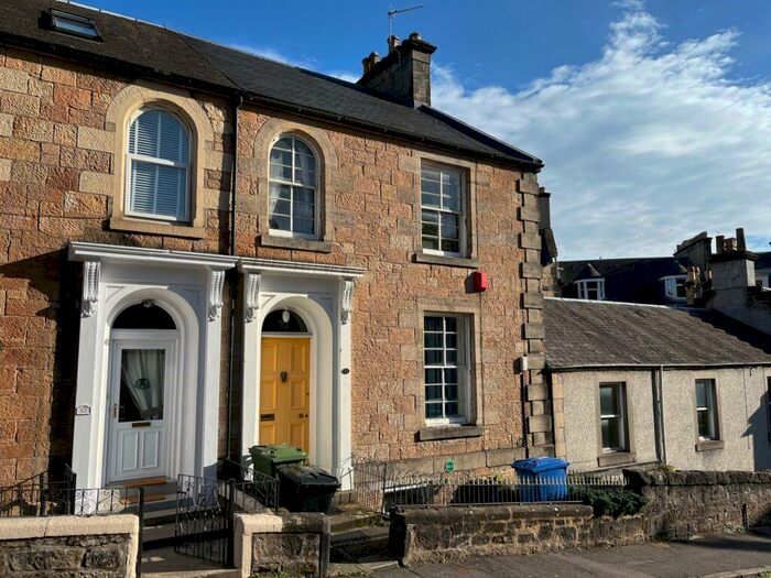 2 Bedroom Flat To Rent In C Princes Street, Stirling, FK8