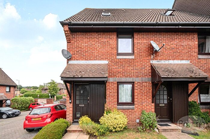 2 Bedroom End Of Terrace House For Sale In Meon Close, Petersfield, Hampshire, GU32