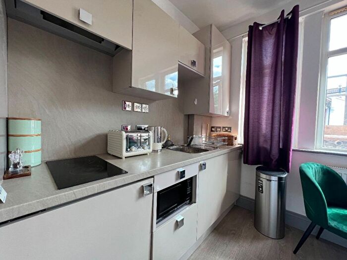 Studio For Sale In The Grove, London, N3