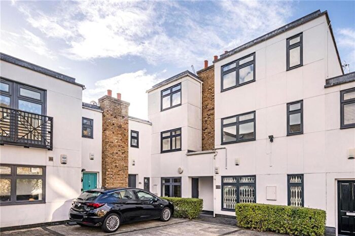 2 Bedroom Flat For Sale In St. Pauls Crescent, Camden, NW1