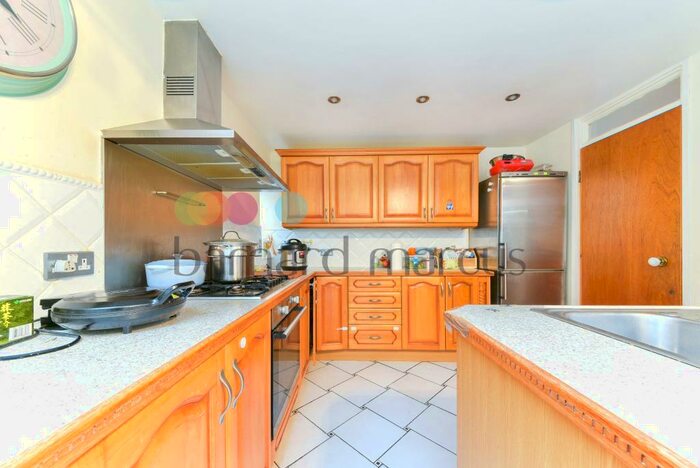 3 Bedroom House To Rent In Guernsey Grove, London, SE24