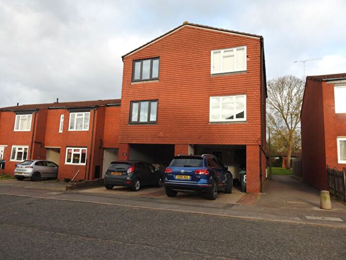 4 Bedroom Terraced House For Sale In Pasfield Close, Waltham Abbey, EN9