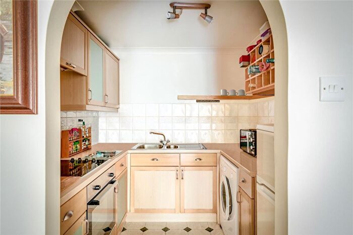 1 Bedroom Flat To Rent In Kingston Road, London, SW19