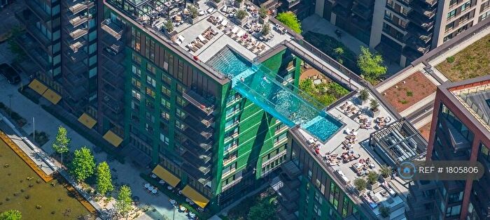 2 Bedroom Flat To Rent In Embassy Garden, London, SW11