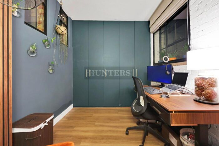 2 Bedroom Duplex To Rent In Rampart Street, London, E1