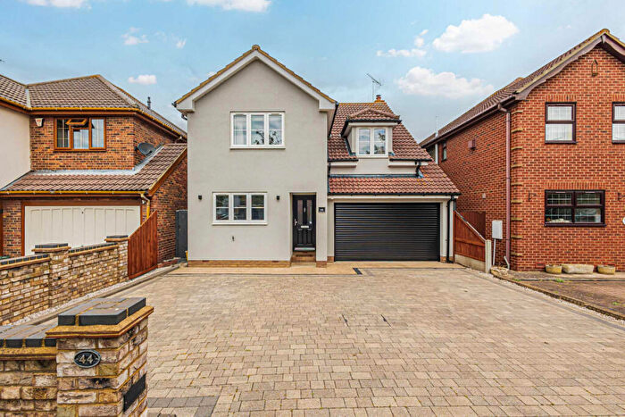 4 Bedroom Detached House For Sale In Papenburg Road, Canvey Island, SS8