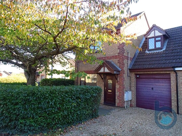 3 Bedroom Semi-Detached House To Rent In Meadenvale, Peterborough, Cambridgeshire, PE1