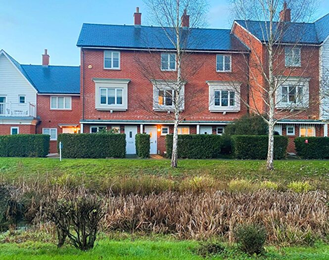 4 Bedroom Terraced House To Rent In Thistle Walk, High Wycombe, HP11