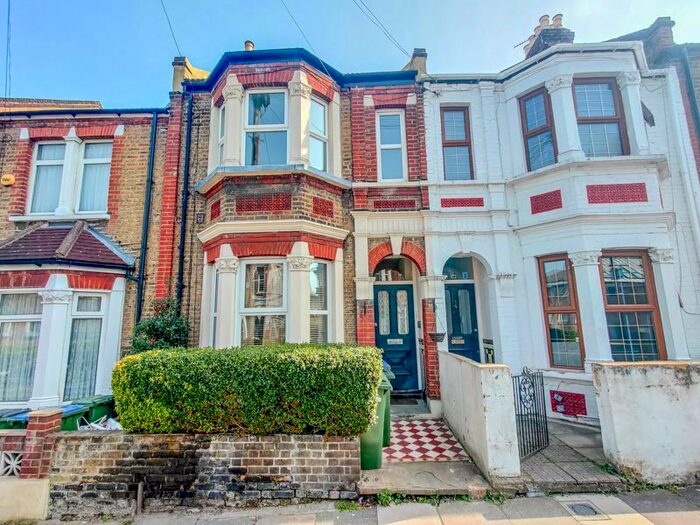2 Bedroom Flat To Rent In Gallosson Road, Plumstead, London, SE18