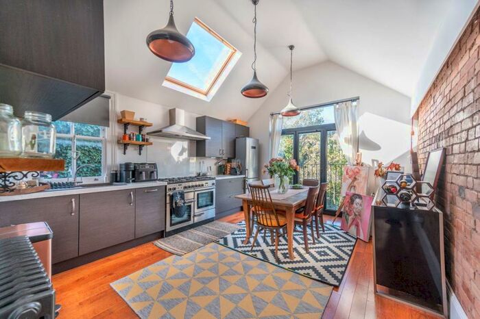 2 Bedroom Flat To Rent In Bramston Road, Kensal Green, London, NW10