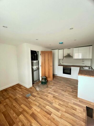 1 Bedroom Flat To Rent In B Wimborne Road, Moordown, Bournemouth, BH9