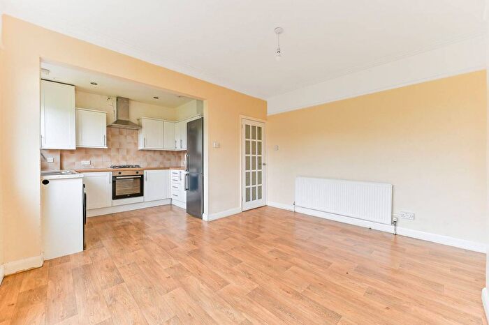3 Bedroom Terraced House For Sale In Goldwell Road, Thornton Heath, CR7