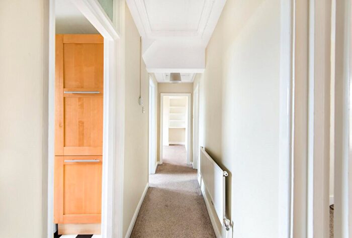 2 Bedroom Apartment To Rent In Fernlea Road, Balham, SW12