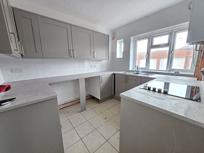 2 Bedroom Flat To Rent In Brighton Road, Worthing, BN11