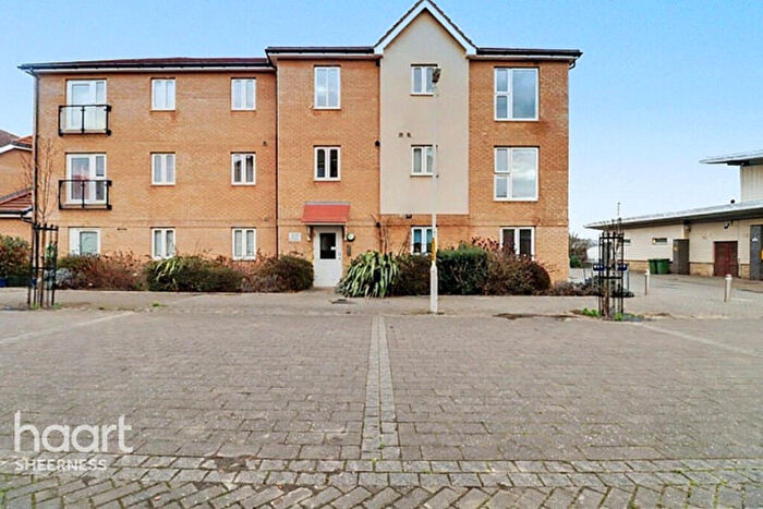 2 Bedroom Flat For Sale In Myrtle Road, Sheerness, ME12