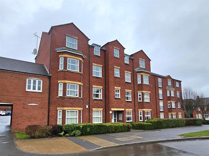 2 Bedroom Apartment For Sale In Wharf Lane, Solihull, B91