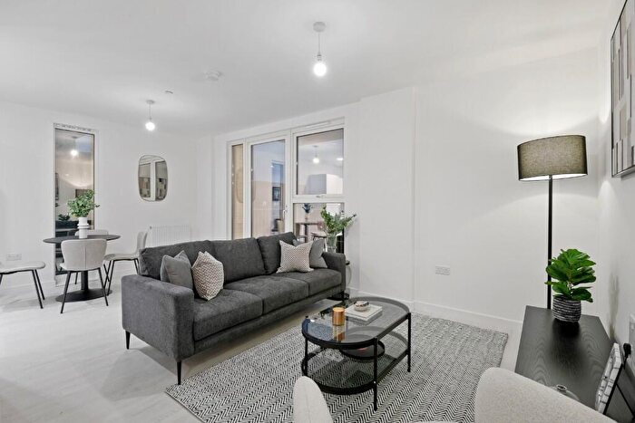 2 Bedroom Flat To Rent In Hendon Waterside, London, NW9