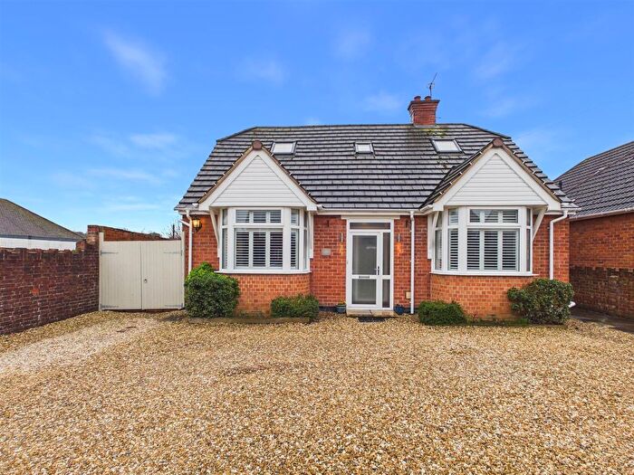 4 Bedroom Detached House For Sale In Larkhay Road, Hucclecote, Gloucester, GL3