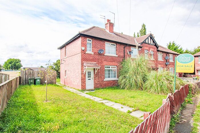 3 Bedroom End Terrace House For Sale In Parker Road, Dewsbury, WF12