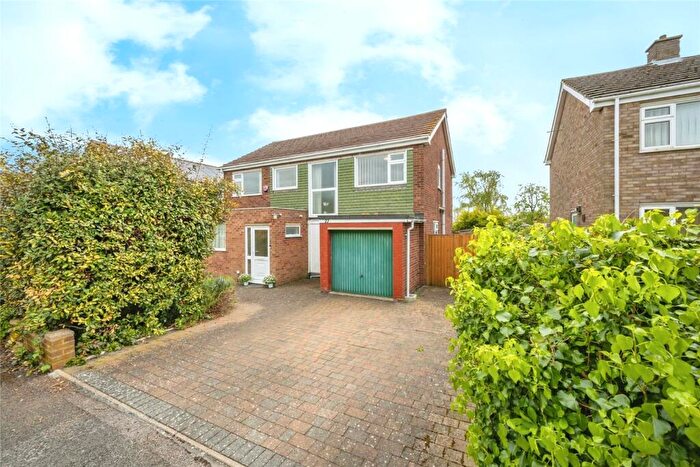 4 Bedroom Detached House For Sale In Hartshill, Bedford, Bedfordshire, MK41