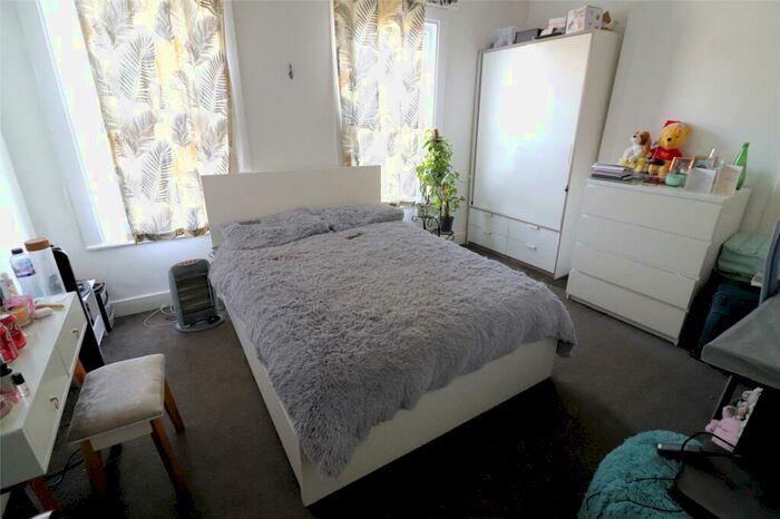3 Bedroom Terraced House For Sale In Hengist Road, Northumberland Heath, Kent, DA8