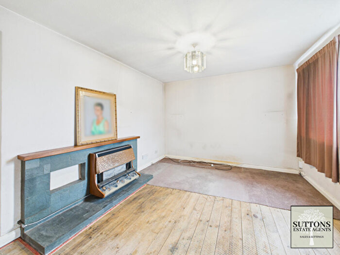 3 Bedroom Detached House For Sale In Mantilla Drive, Styvechale, CV3