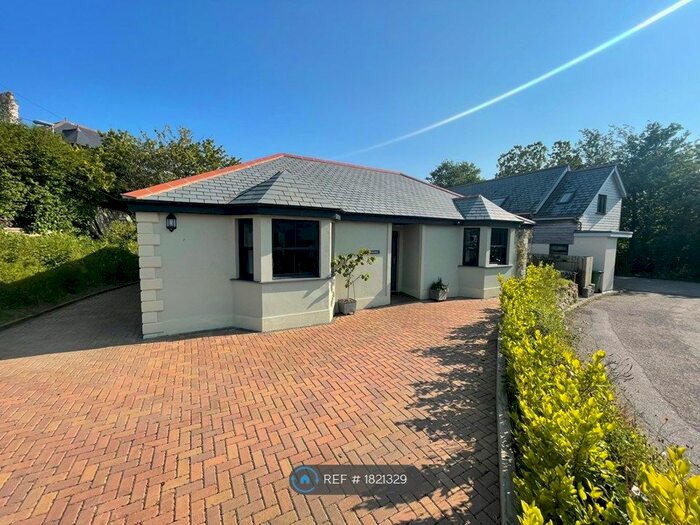 3 Bedroom Bungalow To Rent In Harbour View, Hayle, TR27