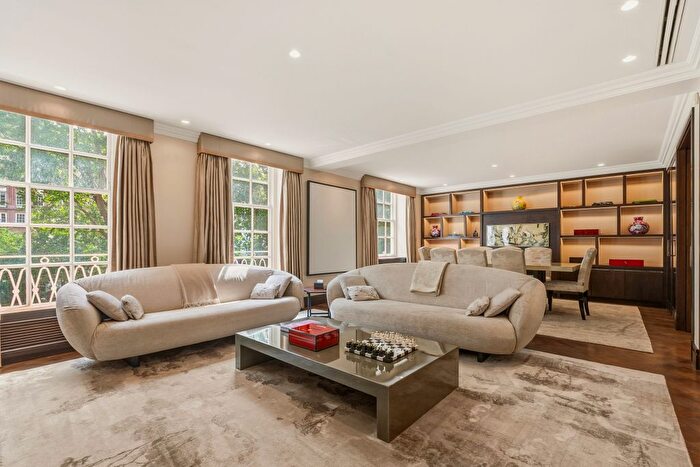 3 Bedroom Flat For Sale In Lowndes Square, London, SW1X