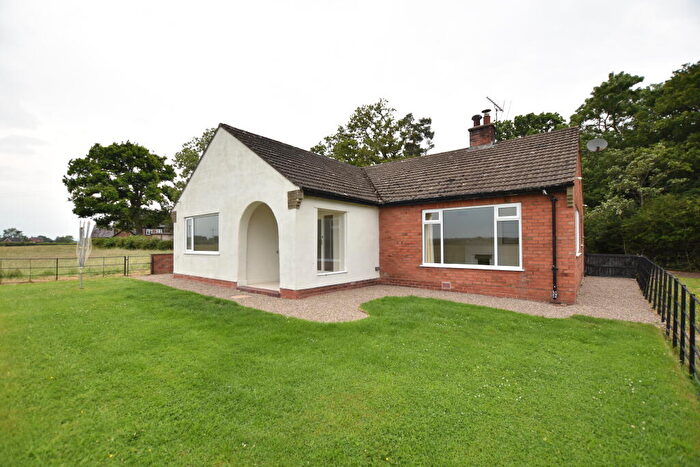 3 Bedroom Bungalow To Rent In Quiet Corner, Holly Bush, Bangor On Dee, Wrexham, LL13