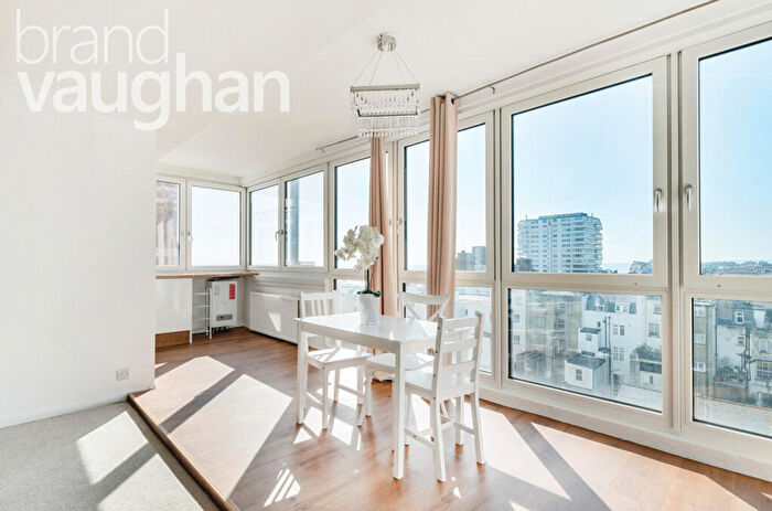 2 Bedroom Flat To Rent In Sussex Heights, St. Margarets Place, Brighton, BN1