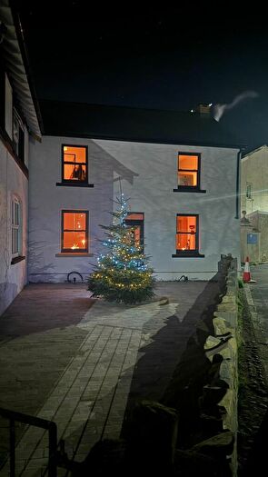 2 Bedroom Detached House To Rent In Clevis Lane, Porthcawl, CF36