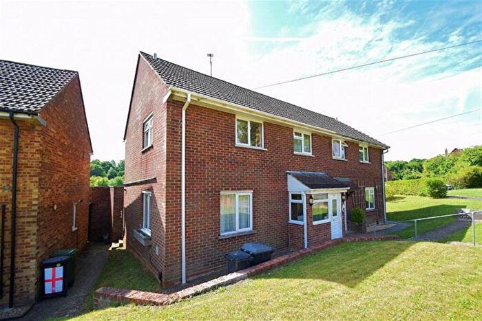 3 Bedroom Semi-Detached House To Rent In Stanmore, SO22