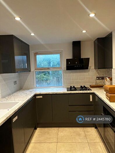 3 Bedroom Terraced House To Rent In High Street, Aylesbury, HP20